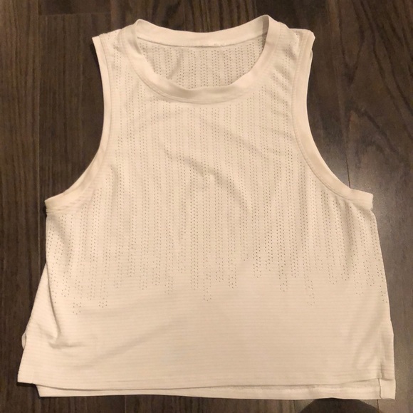 Lululemon white cropped tank in size 4 - Picture 1 of 2